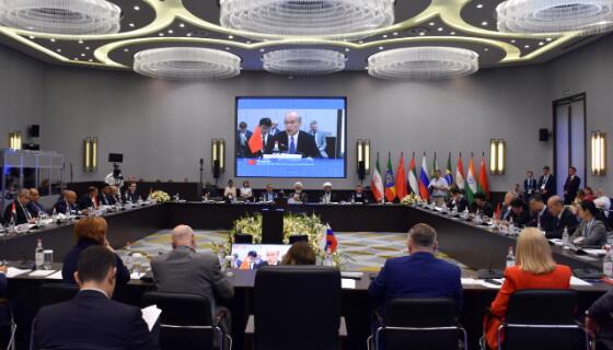 张军出席金砖国家首席大法官论坛开幕式并作专题发言3