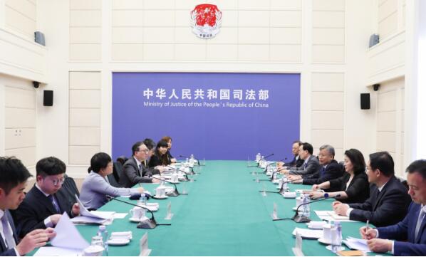 贺荣会见香港律政司司长林定国2 贺荣会见香港律政司司长林定国2