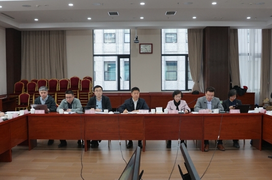 黄华波副局长出席全国医疗保障标准化工作组委员2024年度座谈