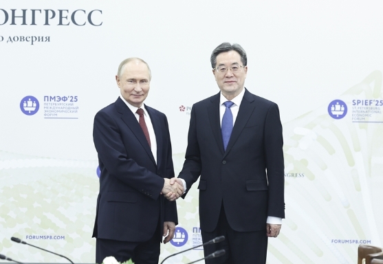 丁薛祥会见俄罗斯总统普京