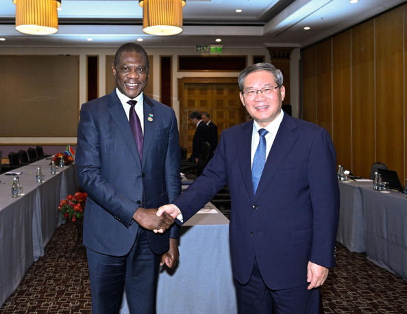 李强会见南非副总统马沙蒂莱